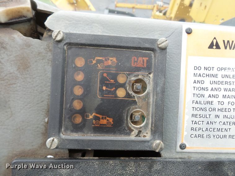 image for item DC4530 1996 Caterpillar TH83 telehandler