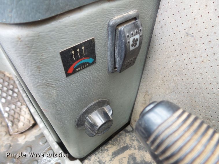 image for item DC4530 1996 Caterpillar TH83 telehandler