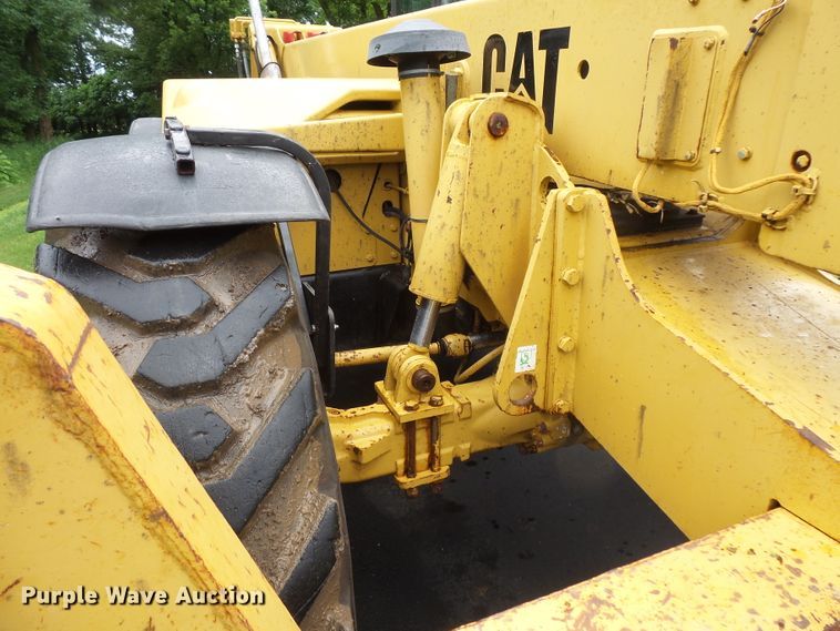 image for item DC4530 1996 Caterpillar TH83 telehandler