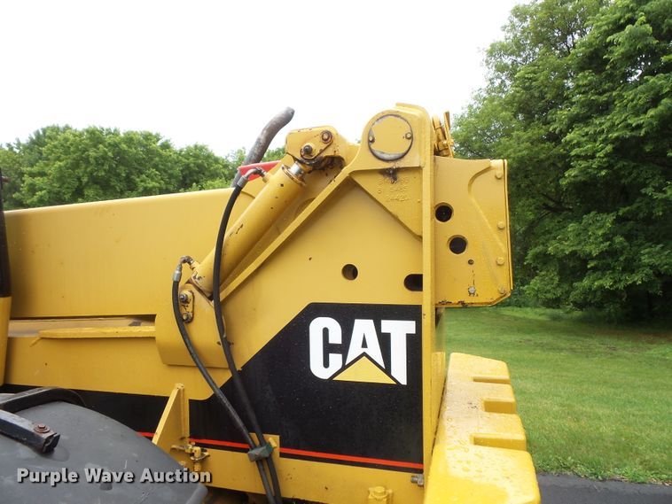 image for item DC4530 1996 Caterpillar TH83 telehandler