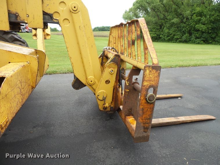 image for item DC4530 1996 Caterpillar TH83 telehandler