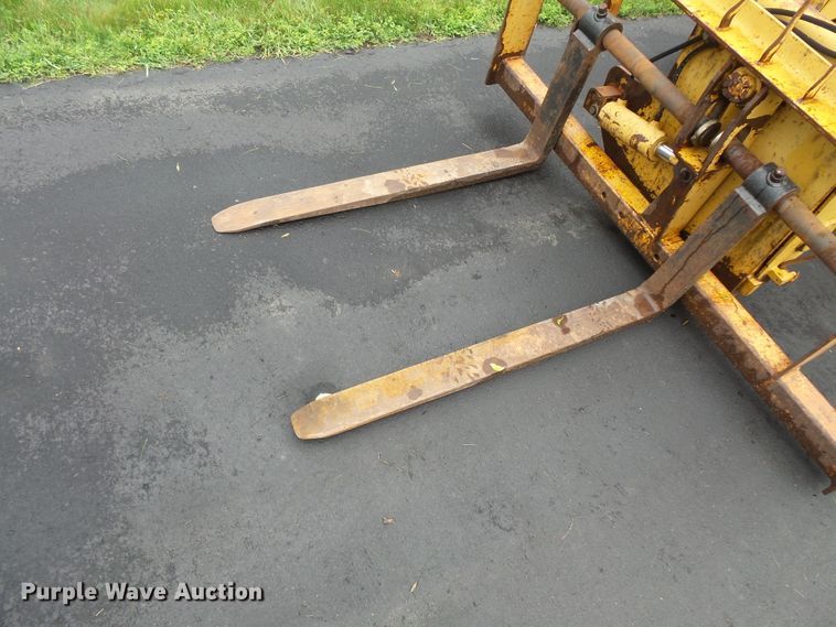 image for item DC4530 1996 Caterpillar TH83 telehandler