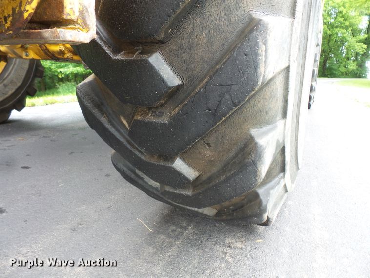 image for item DC4530 1996 Caterpillar TH83 telehandler