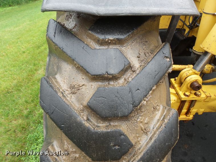 image for item DC4530 1996 Caterpillar TH83 telehandler