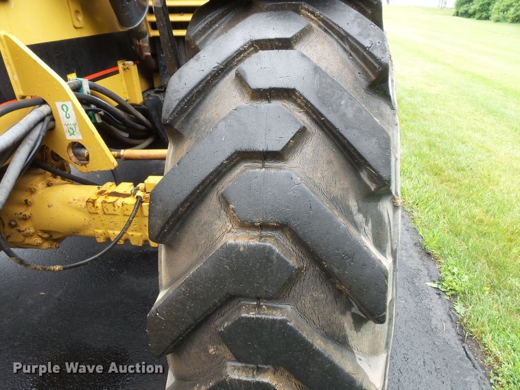 image for item DC4530 1996 Caterpillar TH83 telehandler