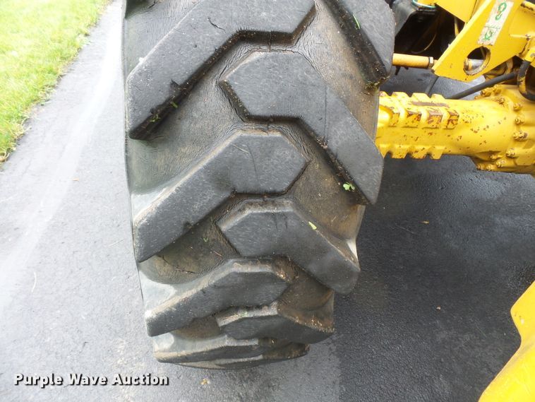 image for item DC4530 1996 Caterpillar TH83 telehandler