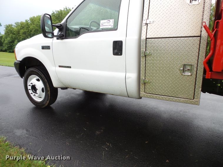 image for item DC4531 2000 Ford F550 Super Duty dump truck