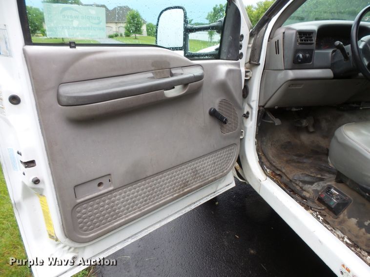 image for item DC4531 2000 Ford F550 Super Duty dump truck