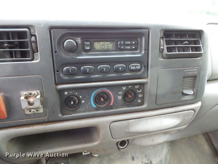 image for item DC4531 2000 Ford F550 Super Duty dump truck