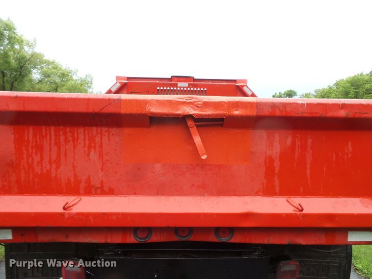image for item DC4531 2000 Ford F550 Super Duty dump truck