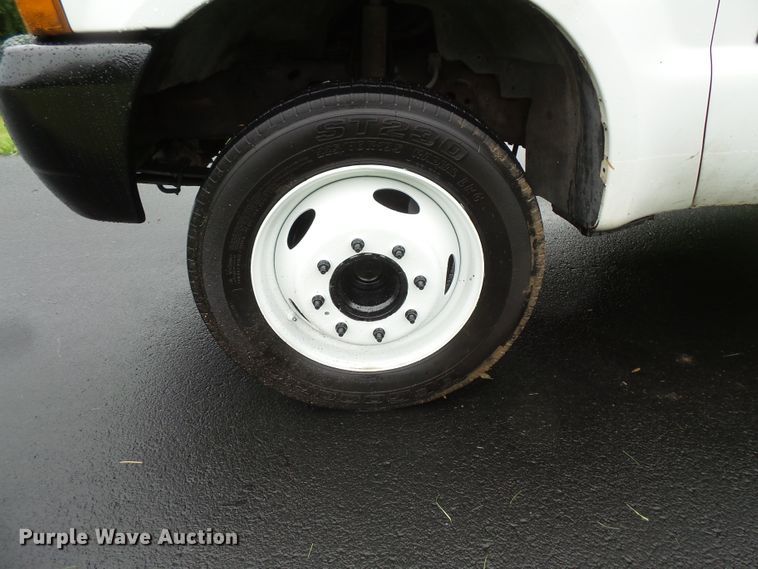 image for item DC4531 2000 Ford F550 Super Duty dump truck