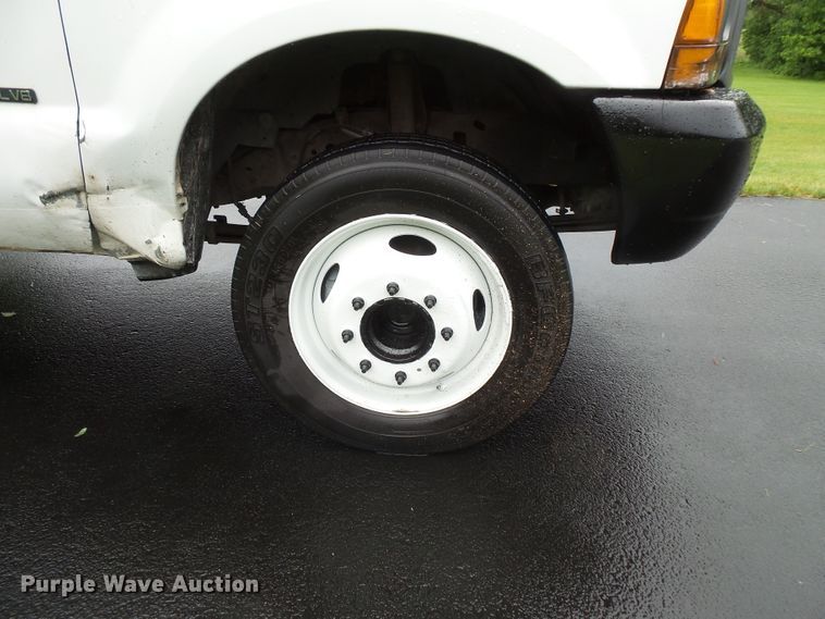 image for item DC4531 2000 Ford F550 Super Duty dump truck