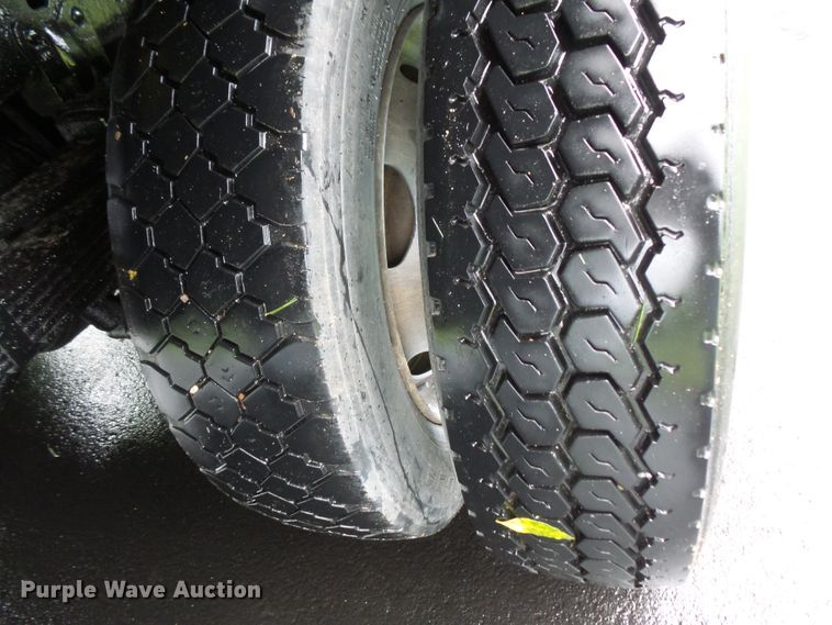 image for item DC4531 2000 Ford F550 Super Duty dump truck