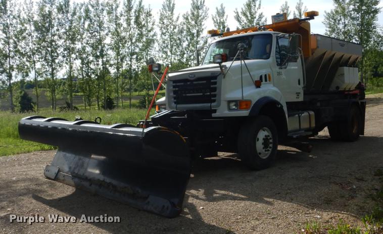 image for item DC4547 2007 Sterling L8500 hook truck with three beds