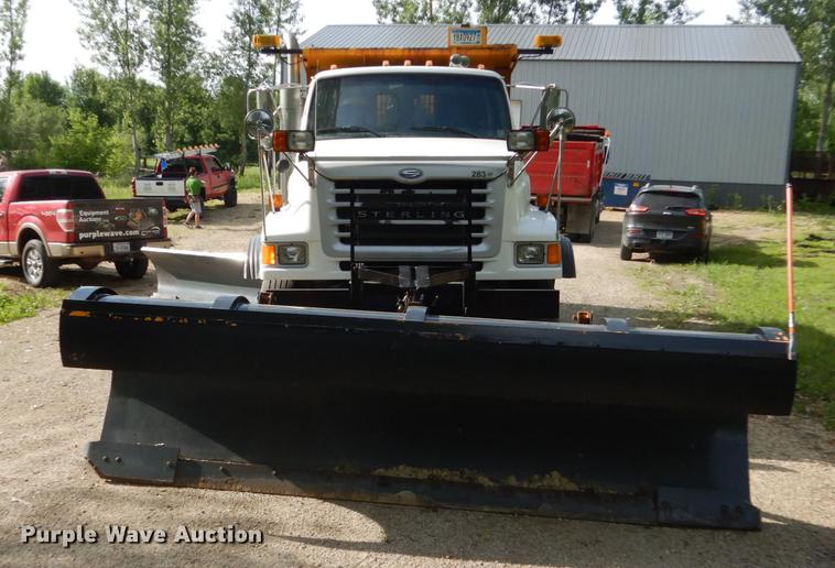 image for item DC4547 2007 Sterling L8500 hook truck with three beds