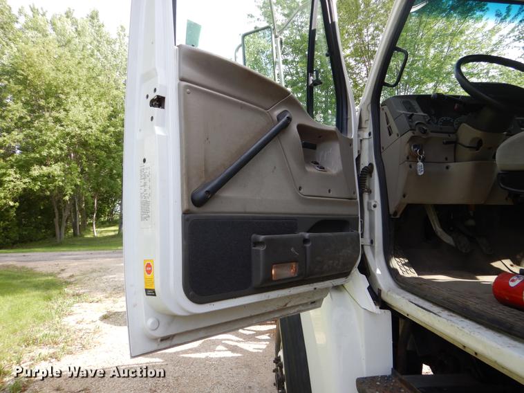 image for item DC4547 2007 Sterling L8500 hook truck with three beds