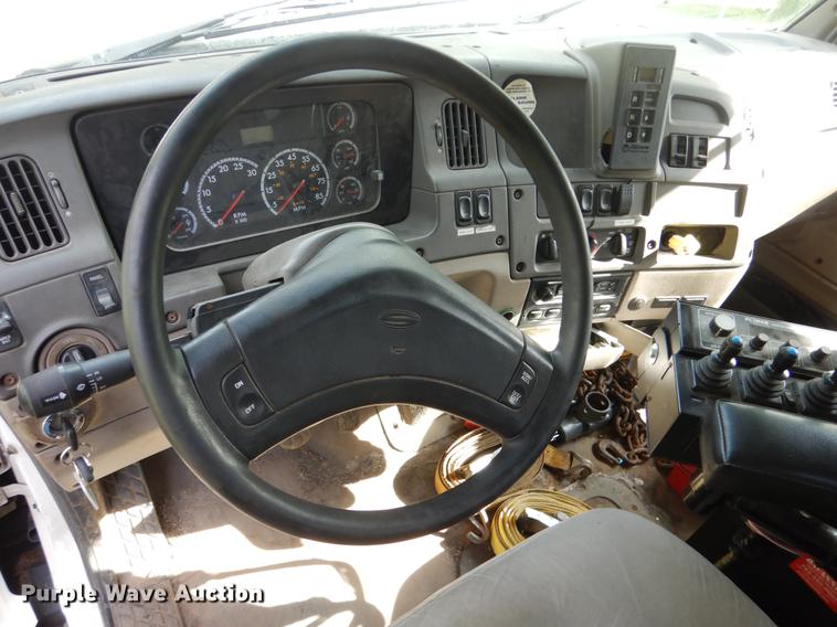 image for item DC4547 2007 Sterling L8500 hook truck with three beds