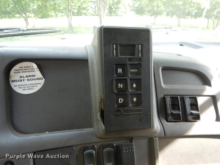 image for item DC4547 2007 Sterling L8500 hook truck with three beds