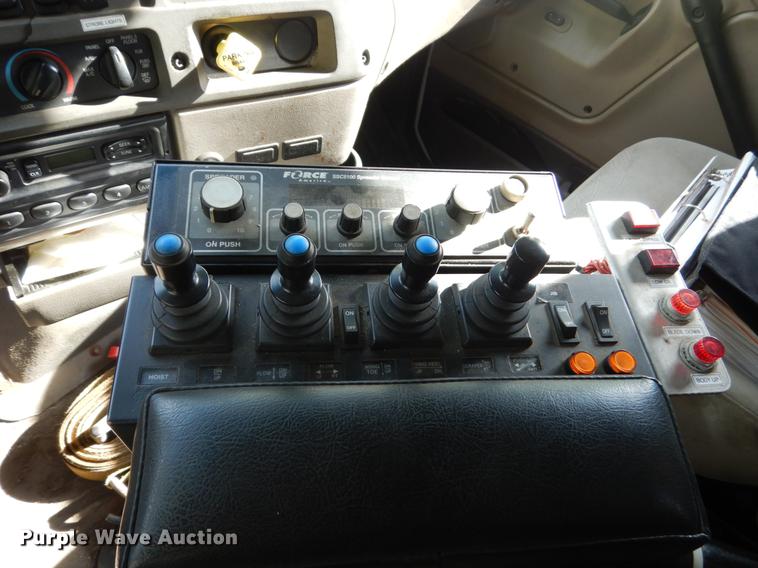 image for item DC4547 2007 Sterling L8500 hook truck with three beds