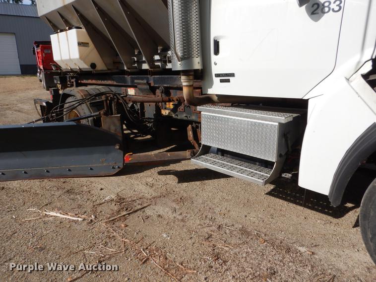 image for item DC4547 2007 Sterling L8500 hook truck with three beds