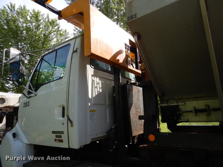 image for item DC4547 2007 Sterling L8500 hook truck with three beds