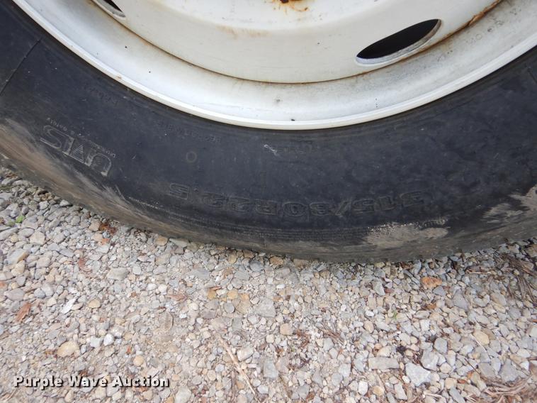 image for item DC4547 2007 Sterling L8500 hook truck with three beds