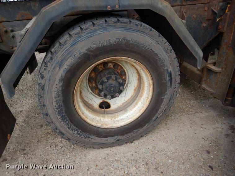 image for item DC4547 2007 Sterling L8500 hook truck with three beds