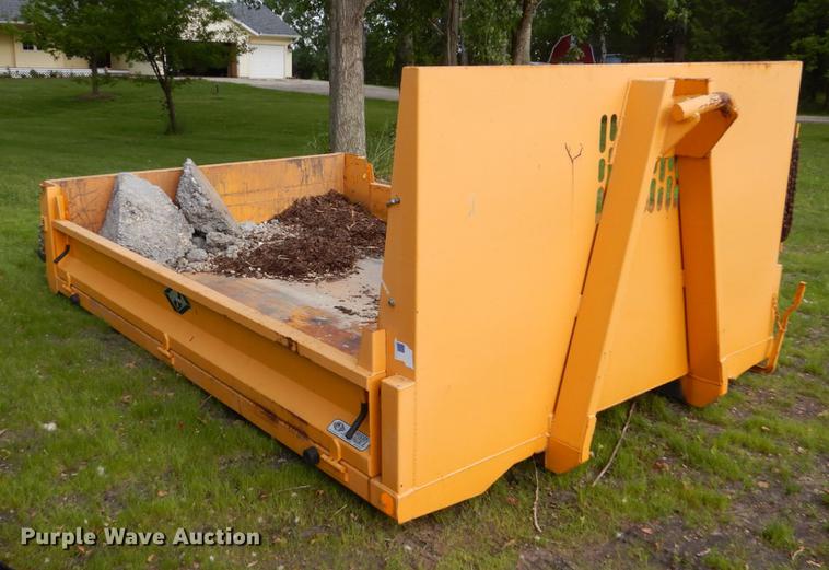 image for item DC4547 2007 Sterling L8500 hook truck with three beds