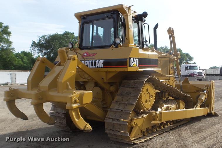 image for item DC4548 1990 Caterpillar D6H dozer