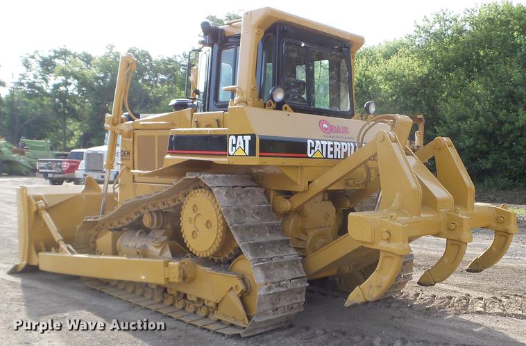 image for item DC4548 1990 Caterpillar D6H dozer