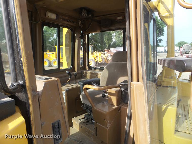 image for item DC4548 1990 Caterpillar D6H dozer