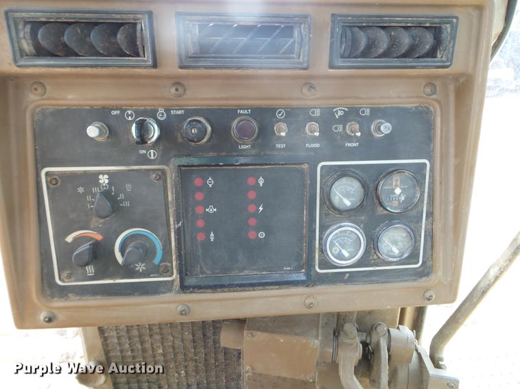 image for item DC4548 1990 Caterpillar D6H dozer