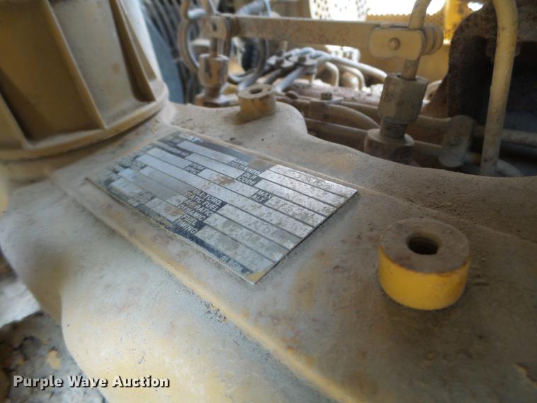 image for item DC4548 1990 Caterpillar D6H dozer