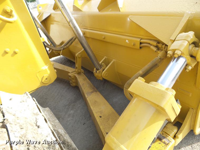 image for item DC4548 1990 Caterpillar D6H dozer