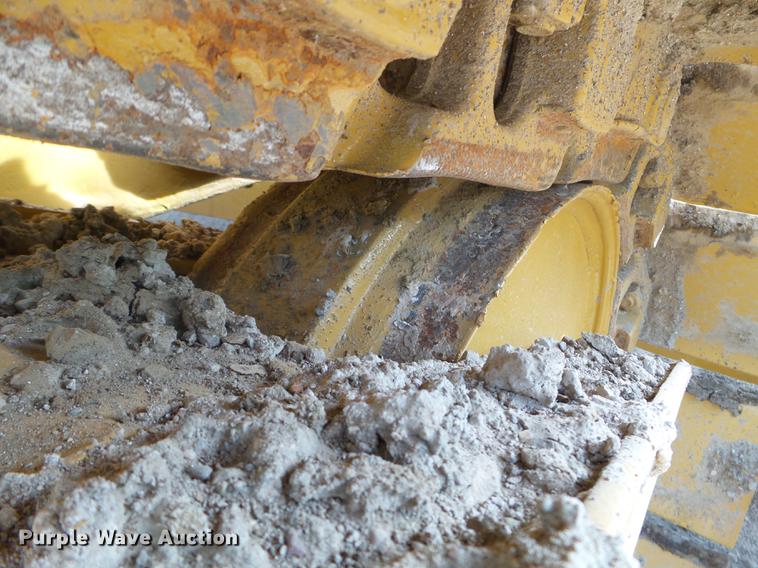 image for item DC4548 1990 Caterpillar D6H dozer