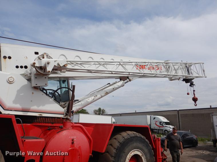 image for item DC4553 1981 Link Belt HSP-8040 crane