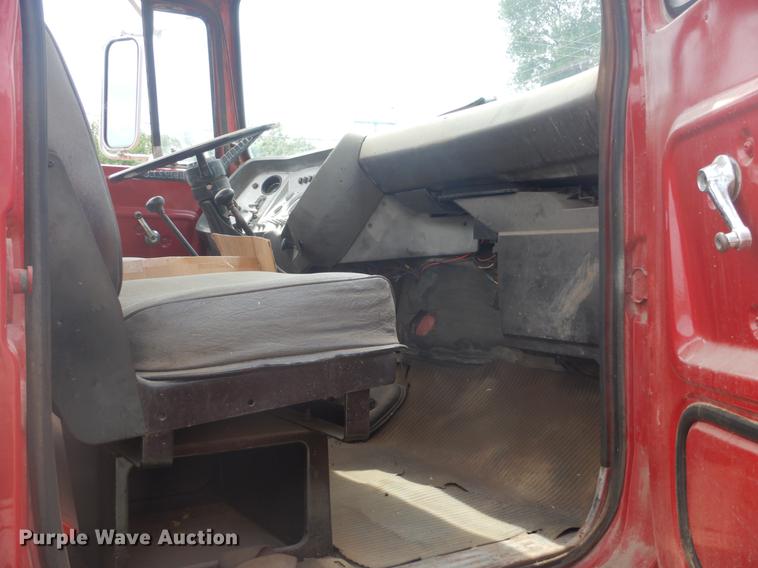 image for item DD6183 1973 Ford 900 truck cab and chassis