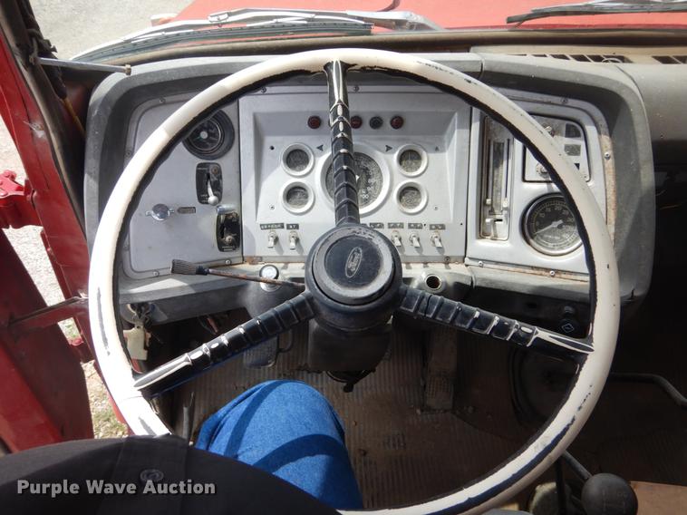 image for item DD6183 1973 Ford 900 truck cab and chassis