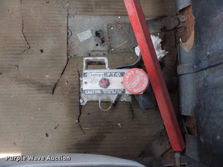 image for item DD6183 1973 Ford 900 truck cab and chassis