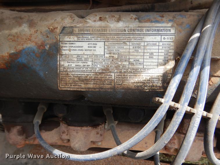 image for item DD6183 1973 Ford 900 truck cab and chassis