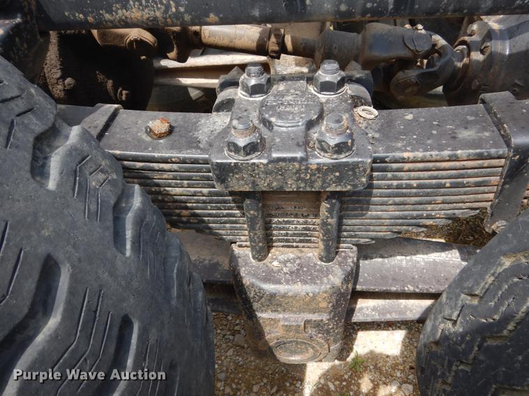 image for item DD6183 1973 Ford 900 truck cab and chassis