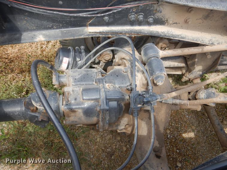 image for item DD6183 1973 Ford 900 truck cab and chassis