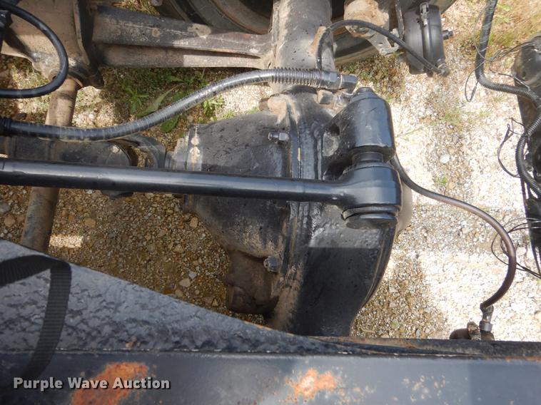 image for item DD6183 1973 Ford 900 truck cab and chassis