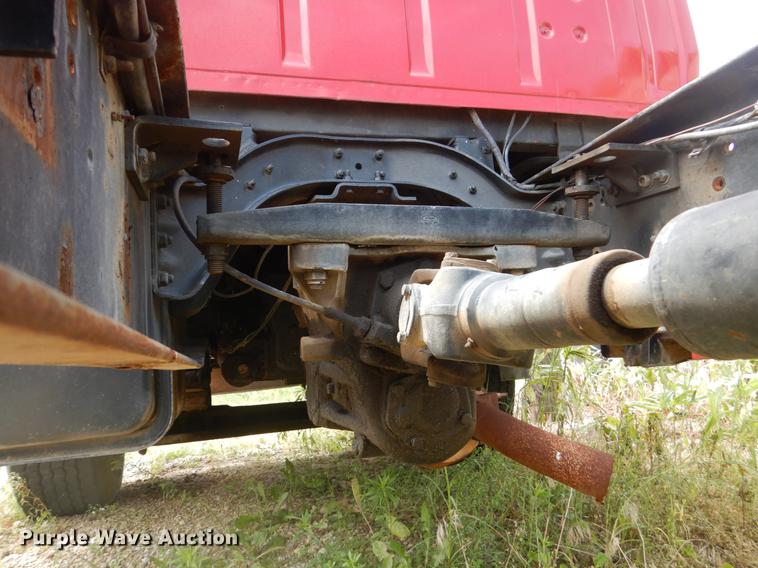 image for item DD6183 1973 Ford 900 truck cab and chassis