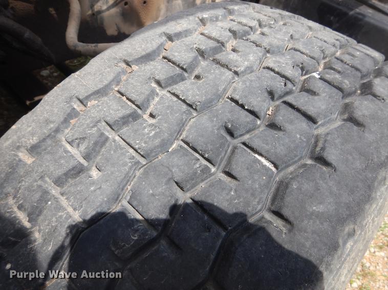 image for item DD6183 1973 Ford 900 truck cab and chassis