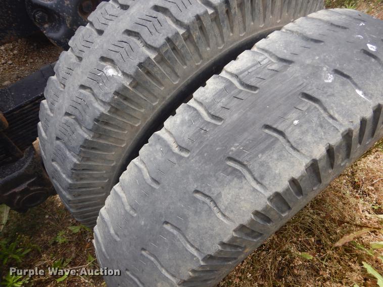 image for item DD6183 1973 Ford 900 truck cab and chassis