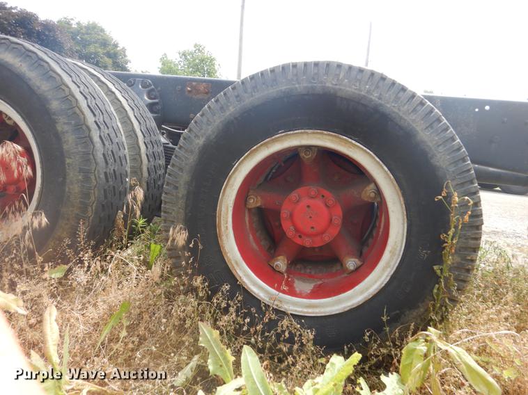 image for item DD6183 1973 Ford 900 truck cab and chassis