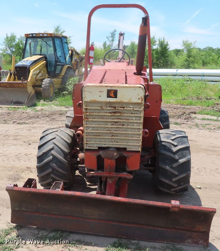 image for item DD6187 1982 Ditch Witch 4010DD trencher