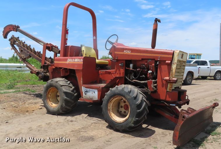 image for item DD6187 1982 Ditch Witch 4010DD trencher