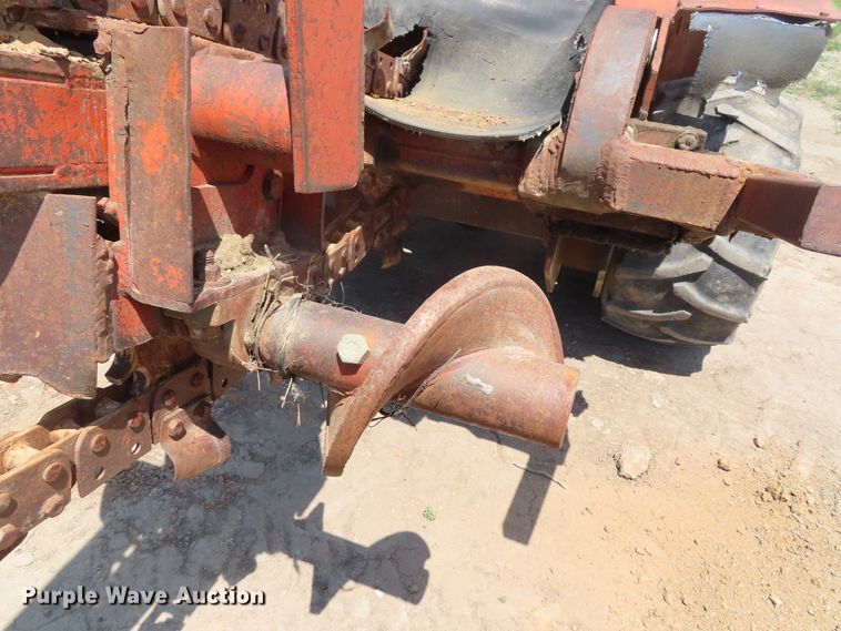 image for item DD6187 1982 Ditch Witch 4010DD trencher